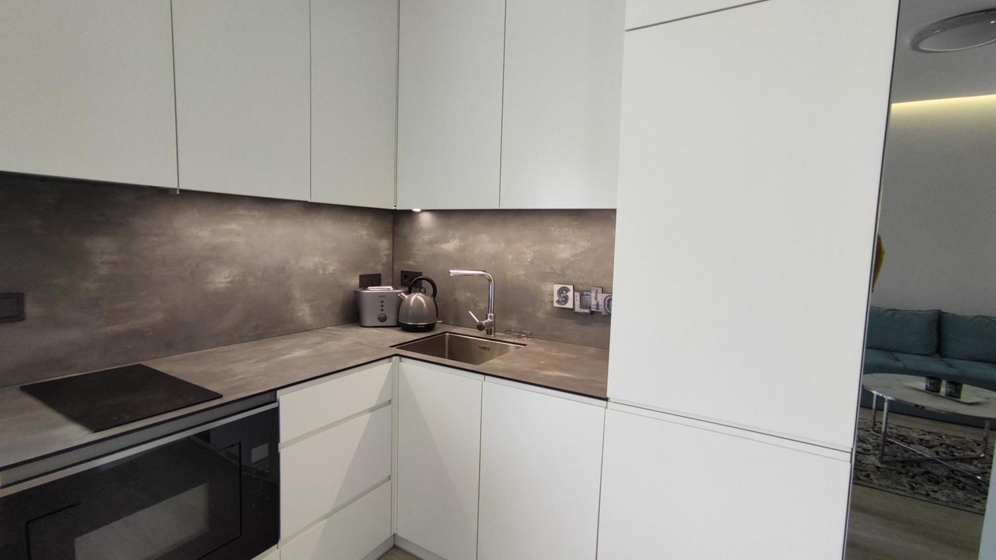 קובנה New J&R Apartment Near Girstutis, Free Private Parking & Self Check-In מראה חיצוני תמונה